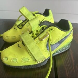 New Nike volt Romaleos sz 5 men’s 6.5 women’s lifters